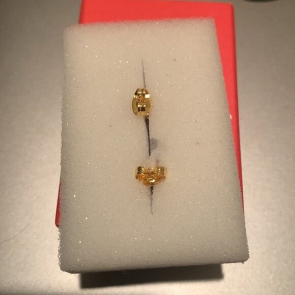 TINY CRYSTAL STUDS IN TITANIUM - Picture 3 of 3